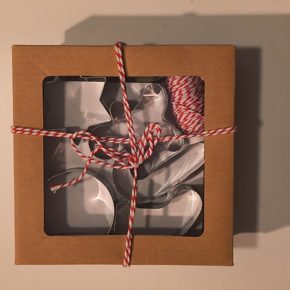 Metal Cookie Cutter Set with Twine